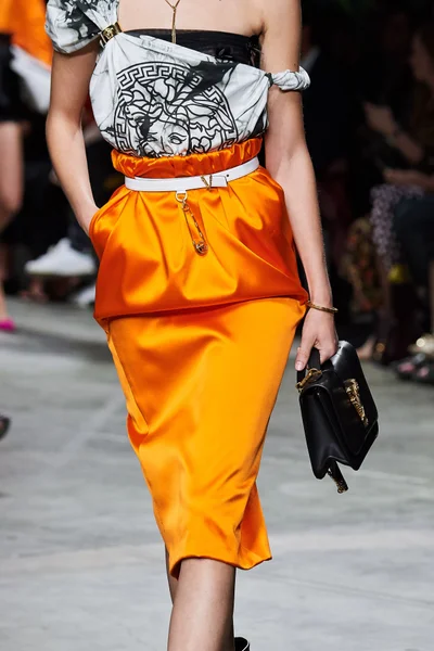 Look 104